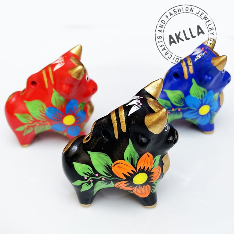 bull-ceramic-painted-handmade-aklla-1
