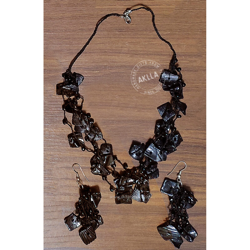 Seashell choker necklaces. Shell necklace choker. Black color.