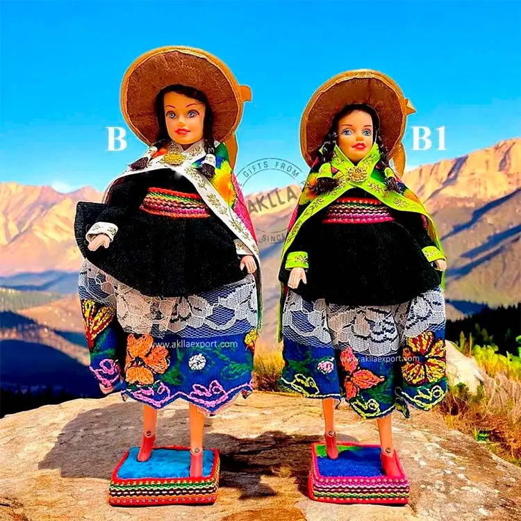Handmade Peruvian Costume Dolls – Huaylas Dress, Junin Peruvian costume dolls wearing Huaylas dress from Junin