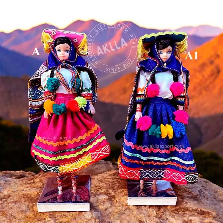 Handmade Peruvian costume dolls from Tinta, Canchis, Cusco Handmade Peruvian costume dolls from Tinta, Canchis, Cusco