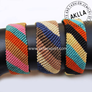macrame bracelet of diagonal design aklla